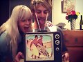 Amy Ruffle con su novio Lincoln Younes