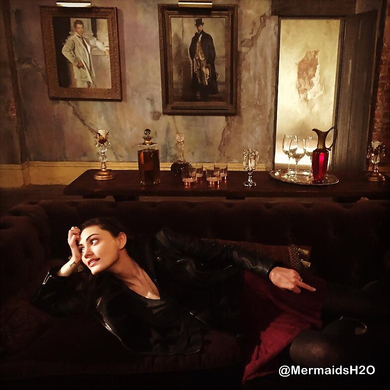 Behind the scenes Phoebe Tonkin en The Originals