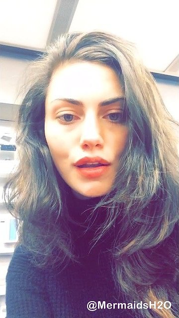 Behind the scenes Phoebe Tonkin en The Originals