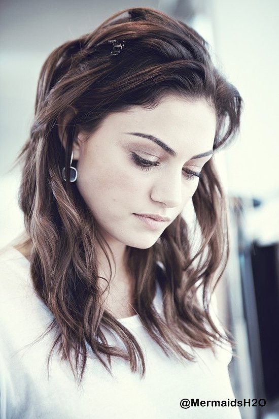 Phoebe Tonkin - 'Jan Logan Jewelery' 2012