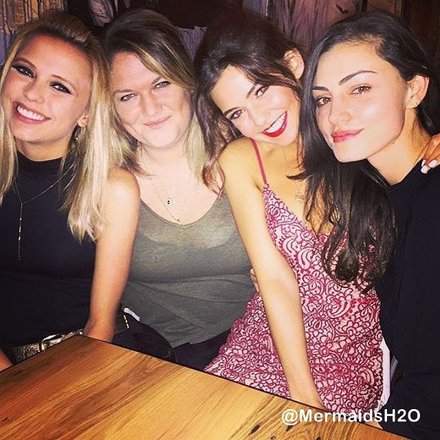 Phoebe Tonkin -fiesta cumpleaños Danielle Campbell