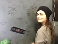 Phoebe Tonkin visita Vampire Stalkers en Covington