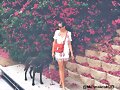 Allie Bertram y su perro Charles