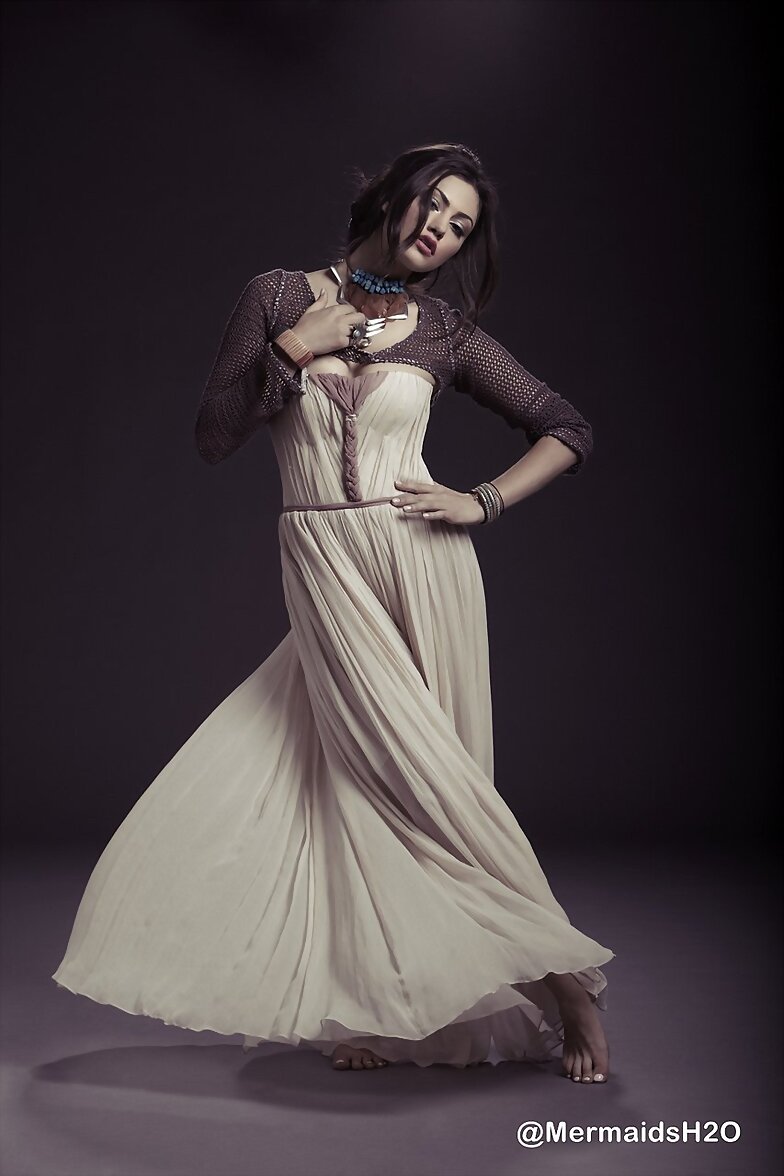 Phoebe Tonkin photoshoot Brian Magallones (2012)