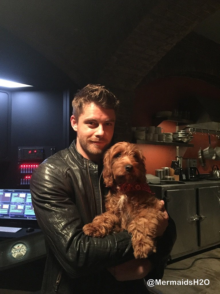 Luke Mitchell en la serie Agents of SHIELD