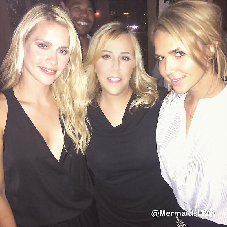 Claire Holt, Arielle Kebbel en Paris, Francia
