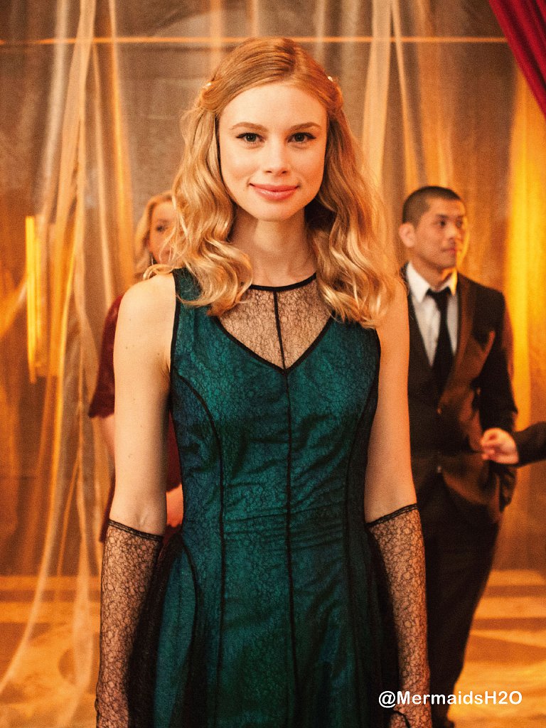 Lucy Fry en la pelicula Vampire Academy