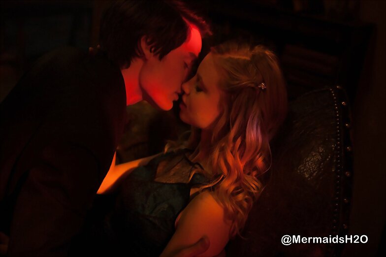 Lucy Fry en la pelicula Vampire Academy