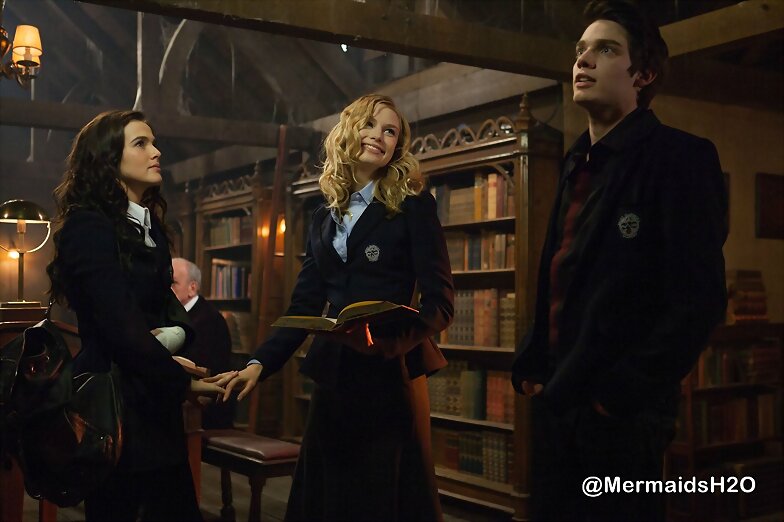 Lucy Fry en la pelicula Vampire Academy