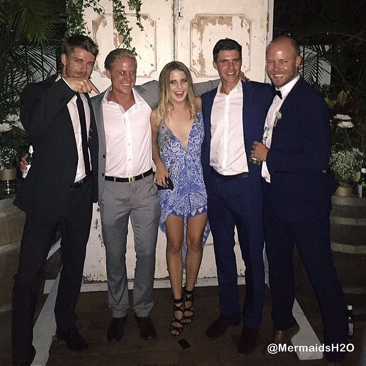 Luke Mitchell con su familia