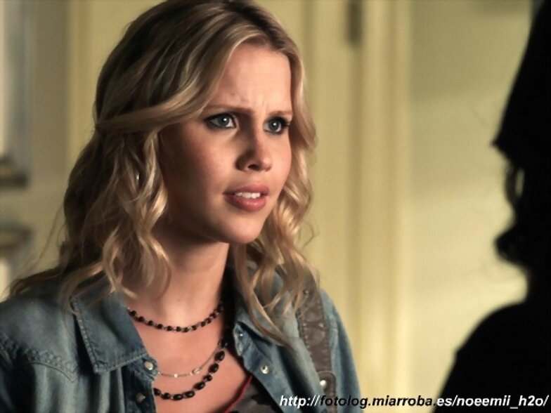 Claire Holt en "Pretty Little Liars"
