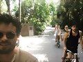 Phoebe Tonkin y novio Paul Wesley en Tulum, Mexico