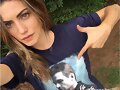 Phoebe Tonkin apoyando RAINN