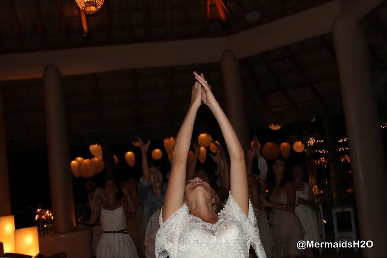 Phoebe Tonkin en la boda de Teresa Palmer | 2013