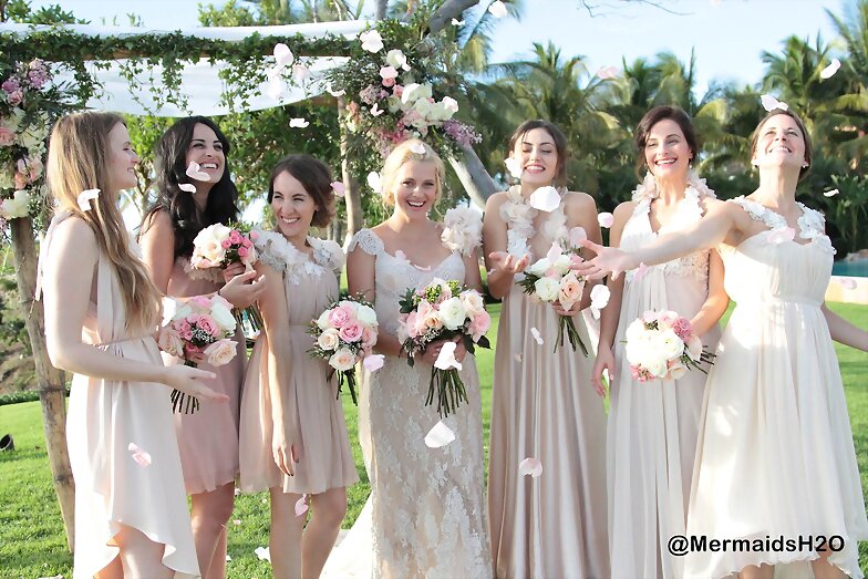 Phoebe Tonkin en la boda de Teresa Palmer | 2013