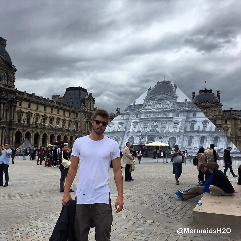 Luke Mitchell en Paris, France
