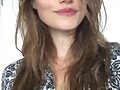 Phoebe Tonkin en Glossier snapchat