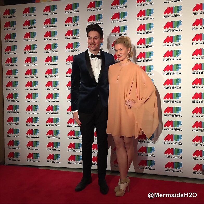 Amy Ruffle con su novio Lincoln Younes