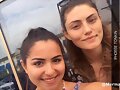 Phoebe Tonkin con una fan