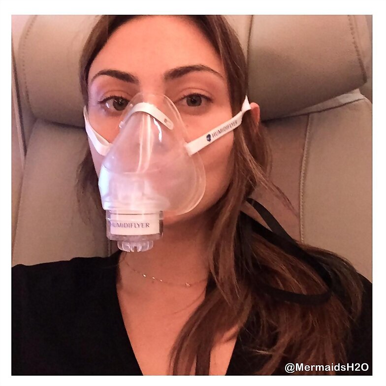 Phoebe Tonkin viajando a Sydney Australia