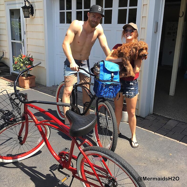 Luke Mitchell & esposa Rebeca Breeds en New Jersey