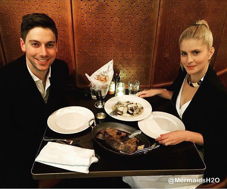 Amy Ruffle con su novio Lincoln Younes