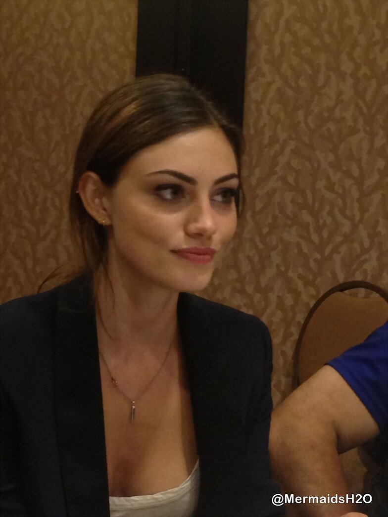 Phoebe Tonkin interview - San Diego Comic Con 2013