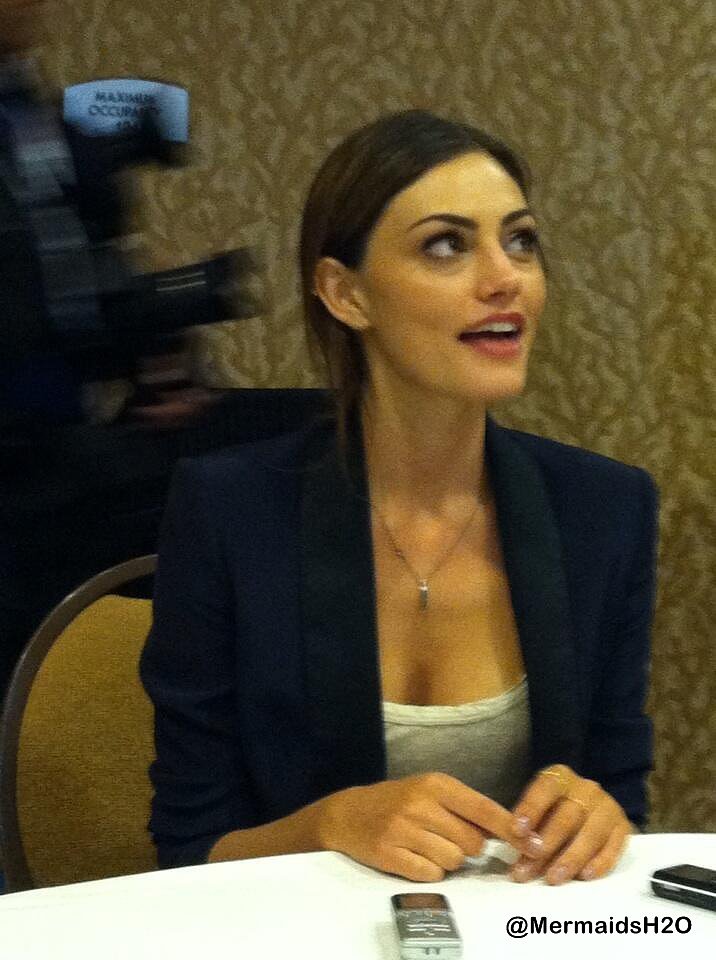 Phoebe Tonkin interview - San Diego Comic Con 2013