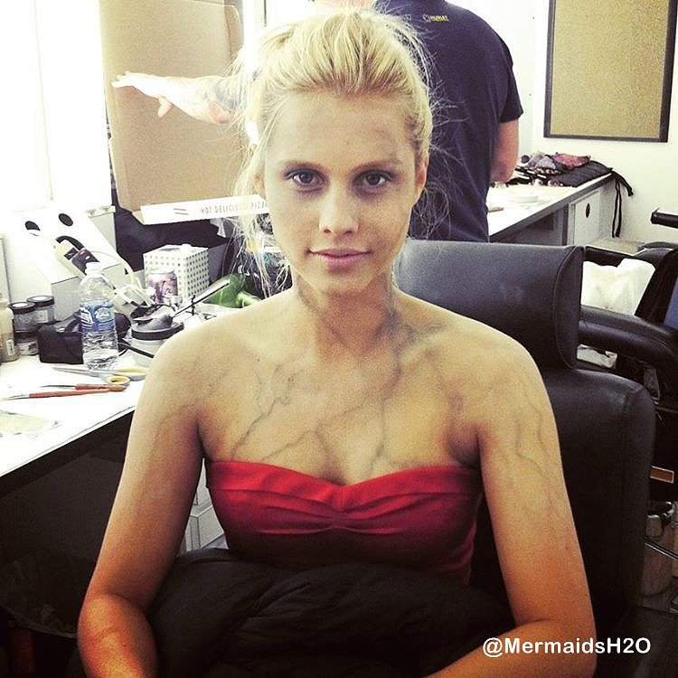 Claire Holt en The Vampire Diaries temporada 3