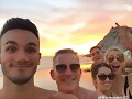 Claire Holt y su familia en Cabo San Lucas,Mexico