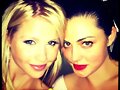 Claire y Phoebe de fiesta el dia de Halloween!