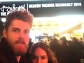 Luke Mitchell &amp; su esposa Rebecca Breeds