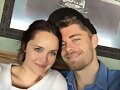 Luke Mitchell &amp; su esposa Rebecca Breeds