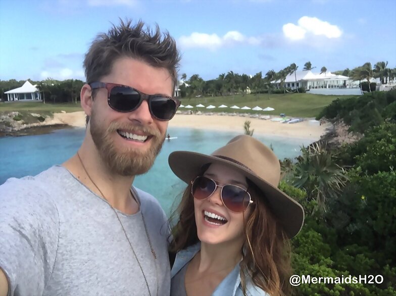 Luke Mitchell & Rebecca Breeds en Las Bahamas 2016