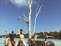 Luke Mitchell &amp; Rebecca Breeds en Las Bahamas 2016