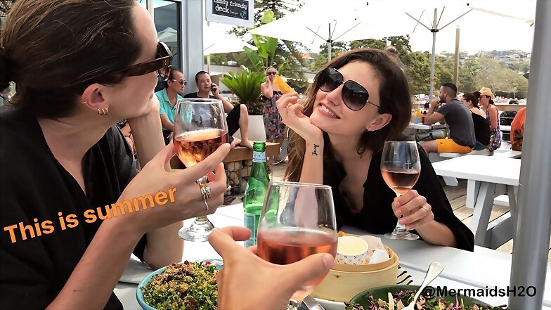 Phoebe Tonkin en Sydney, Australia