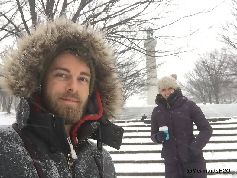 Luke Mitchell & su esposa Rebecca Breeds