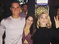 Claire Holt con sus hermanos en Las Vegas