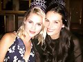 Claire Holt y su amiga Vanessa Milde en Las Vegas