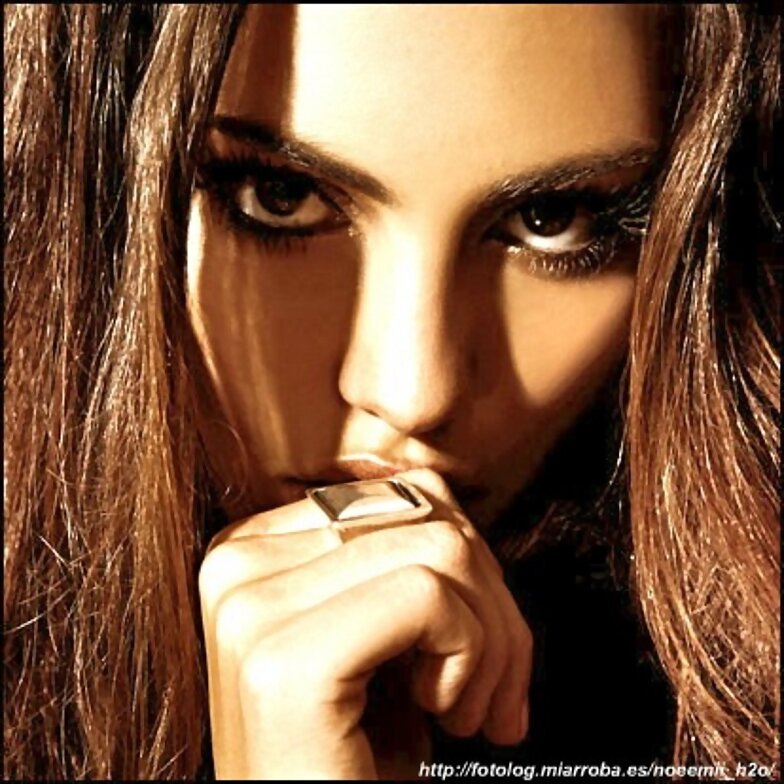 Phoebe Tonkin ♥