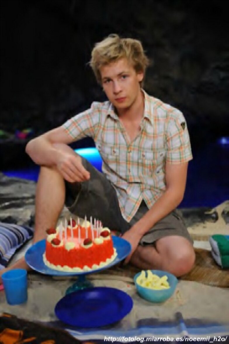 Lewis McCartney en Mako