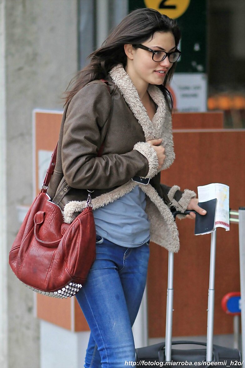 Phoebe Arrives back in Vancouver, BC (Nov 16,2011)