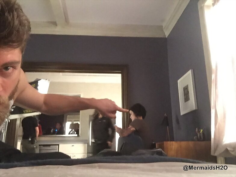 Luke Mitchell y Jaimie Alexander en Blindspot