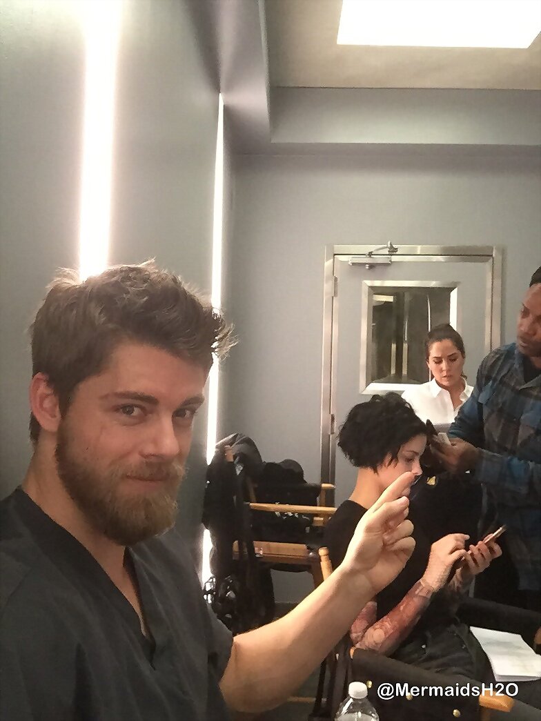 Luke Mitchell y Jaimie Alexander en Blindspot