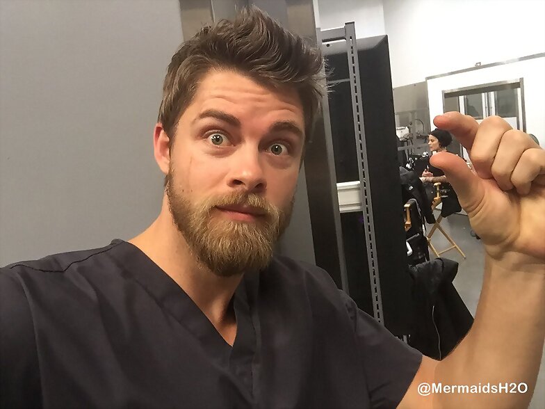 Luke Mitchell y Jaimie Alexander en Blindspot