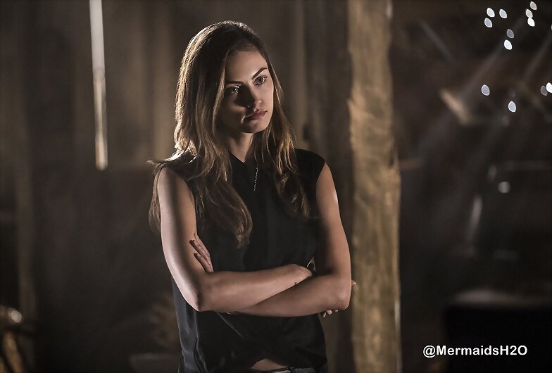 Phoebe Tonkin -The Originals 4x03 Haunter of Ruins
