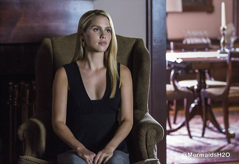 Claire Holt -The Originals 4x03 Haunter of Ruins