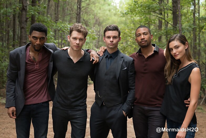 Phoebe Tonkin - TO 4x04 Keepers of the House