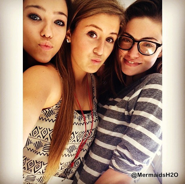 Phoebe Tonkin with fans, EyeCon3000, Atlanta 2013