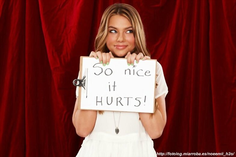 Indiana Evans sesión de fotos revista "TV Week"